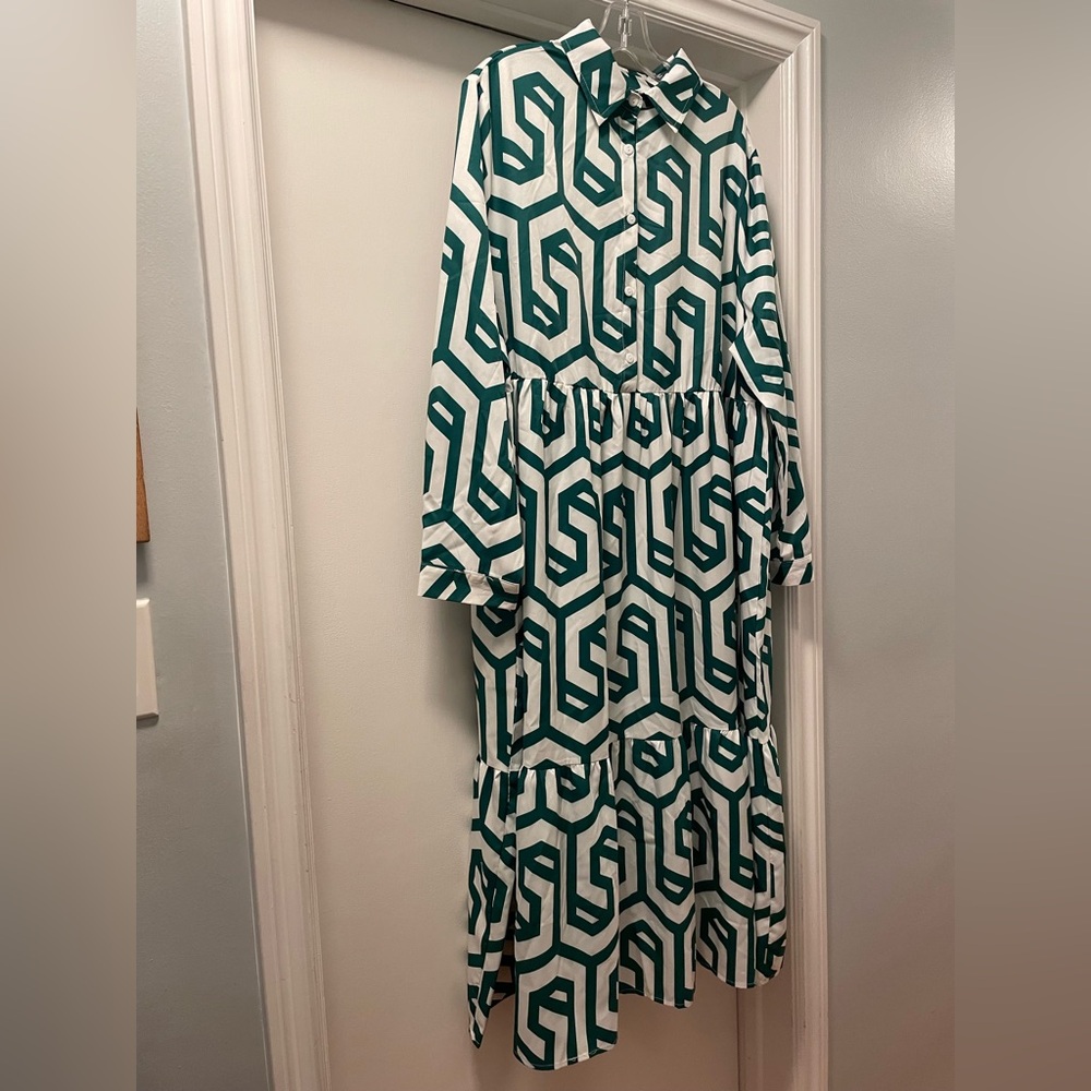 Women’s Trapeze Dress - White & Hunter Green - XXL - collar to hem 49”